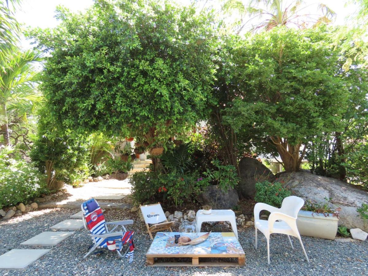 פאראדרה Naima Luxury Home, Cottage & Apartment Rentals מראה חיצוני תמונה