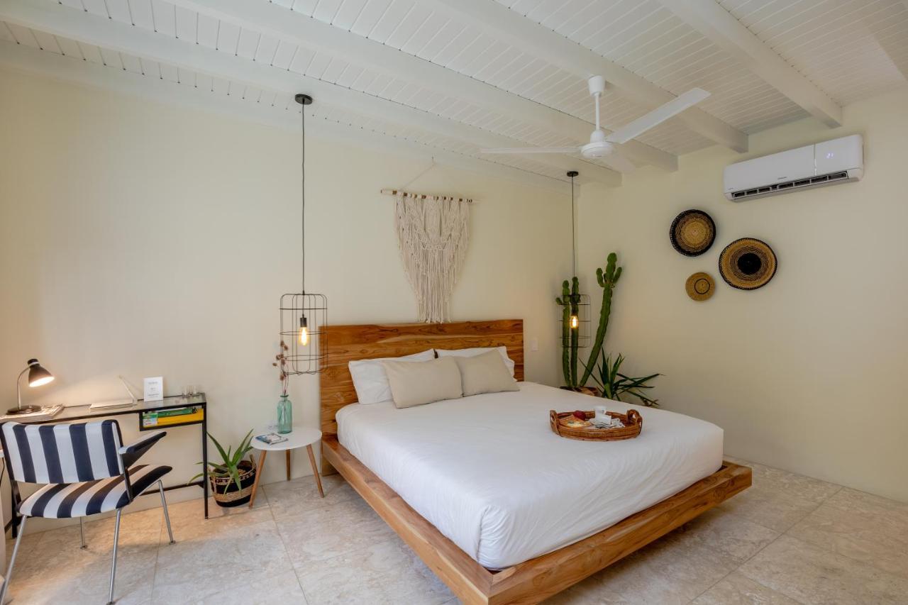פאראדרה Naima Luxury Home, Cottage & Apartment Rentals מראה חיצוני תמונה