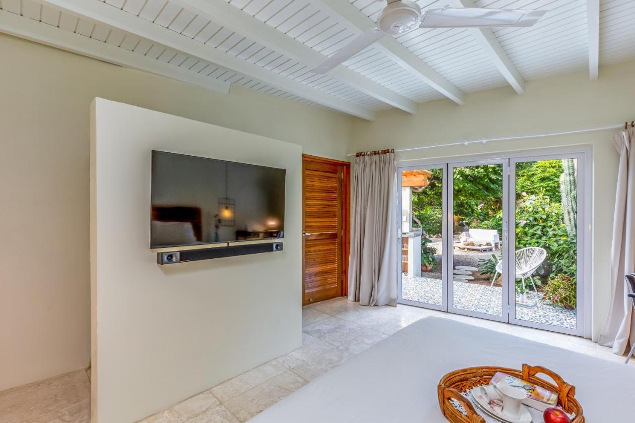 פאראדרה Naima Luxury Home, Cottage & Apartment Rentals מראה חיצוני תמונה