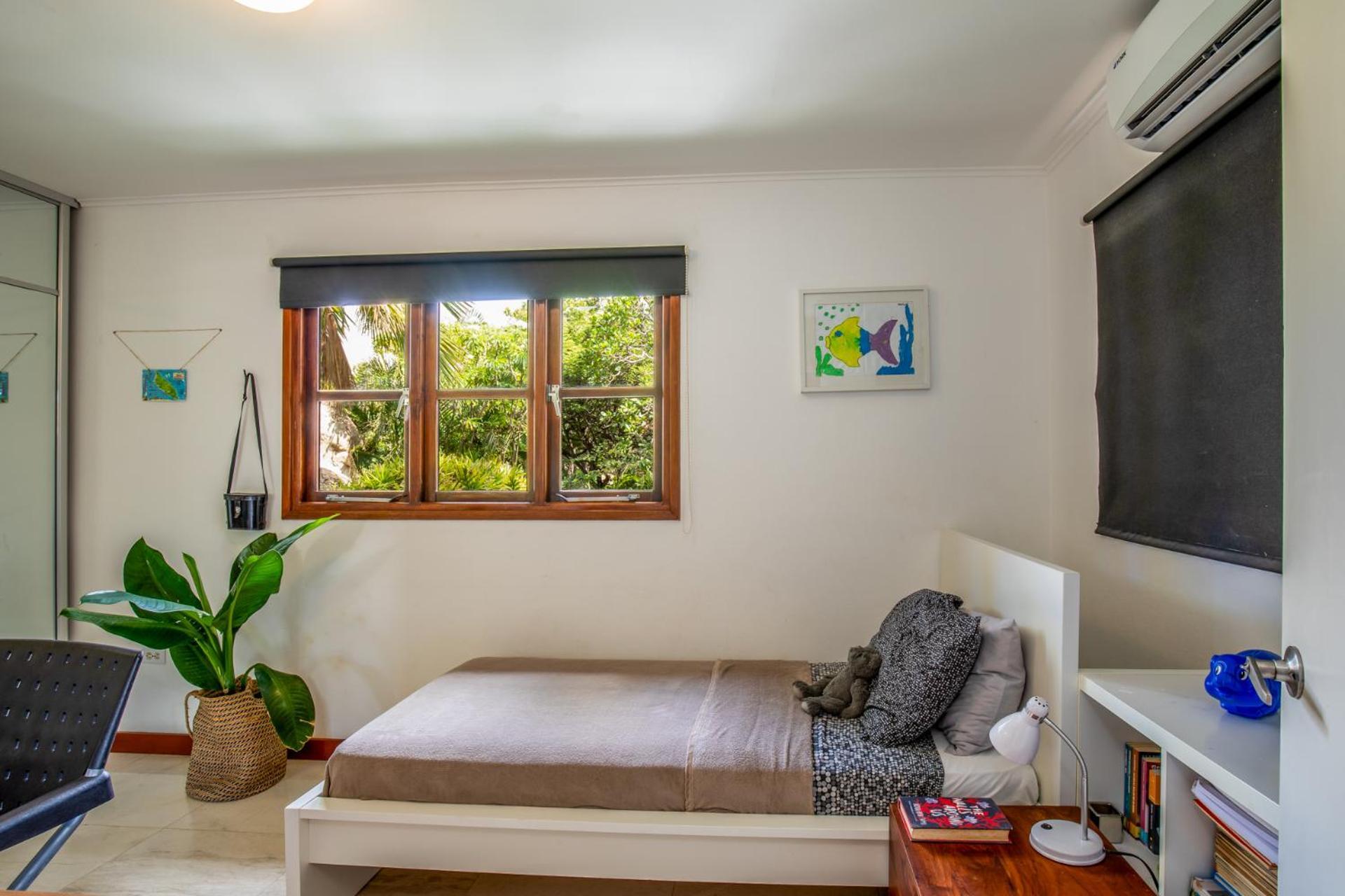 פאראדרה Naima Luxury Home, Cottage & Apartment Rentals מראה חיצוני תמונה