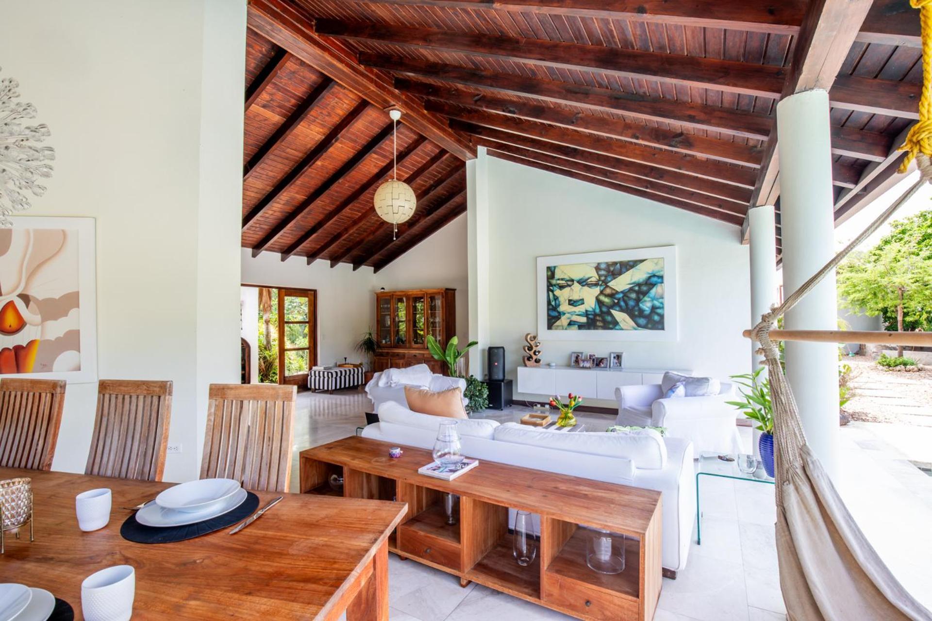 פאראדרה Naima Luxury Home, Cottage & Apartment Rentals מראה חיצוני תמונה